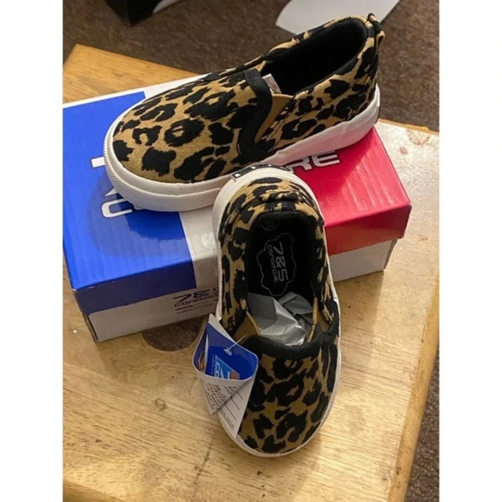 Baby Slip-On Shoes Leopard Print‎ Size 6 New With Tags